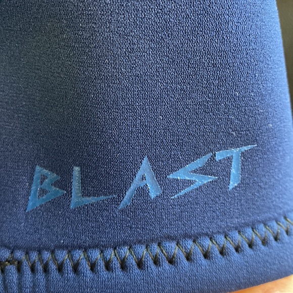 BARE Wet Suit Child Size 12 Unisex - Picture 8 of 8